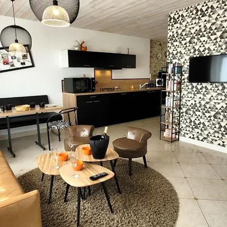 بيت للعطل Le Grand Clos, 3 Etoiles Pont-Saint-Martin